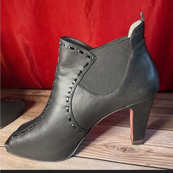 Women’s Ankle Boot Heels Size 9 - Picture 1 of 9